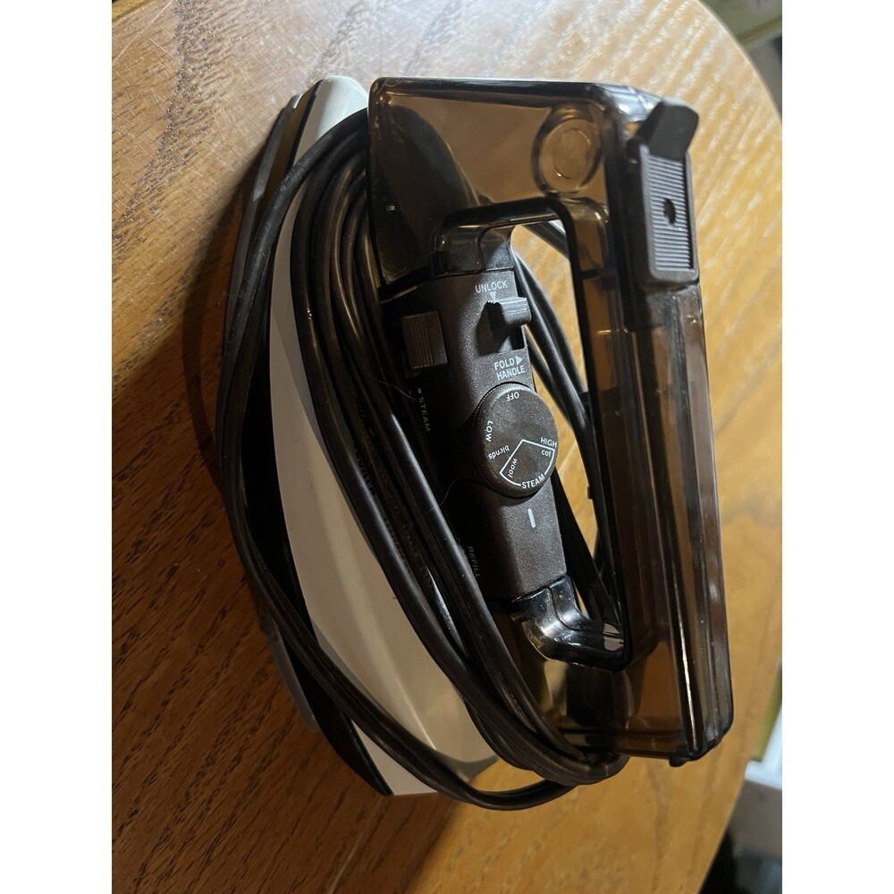 Vintage Black & Decker Stowaway Travel Iron Steam & Dry F46A. TESTED